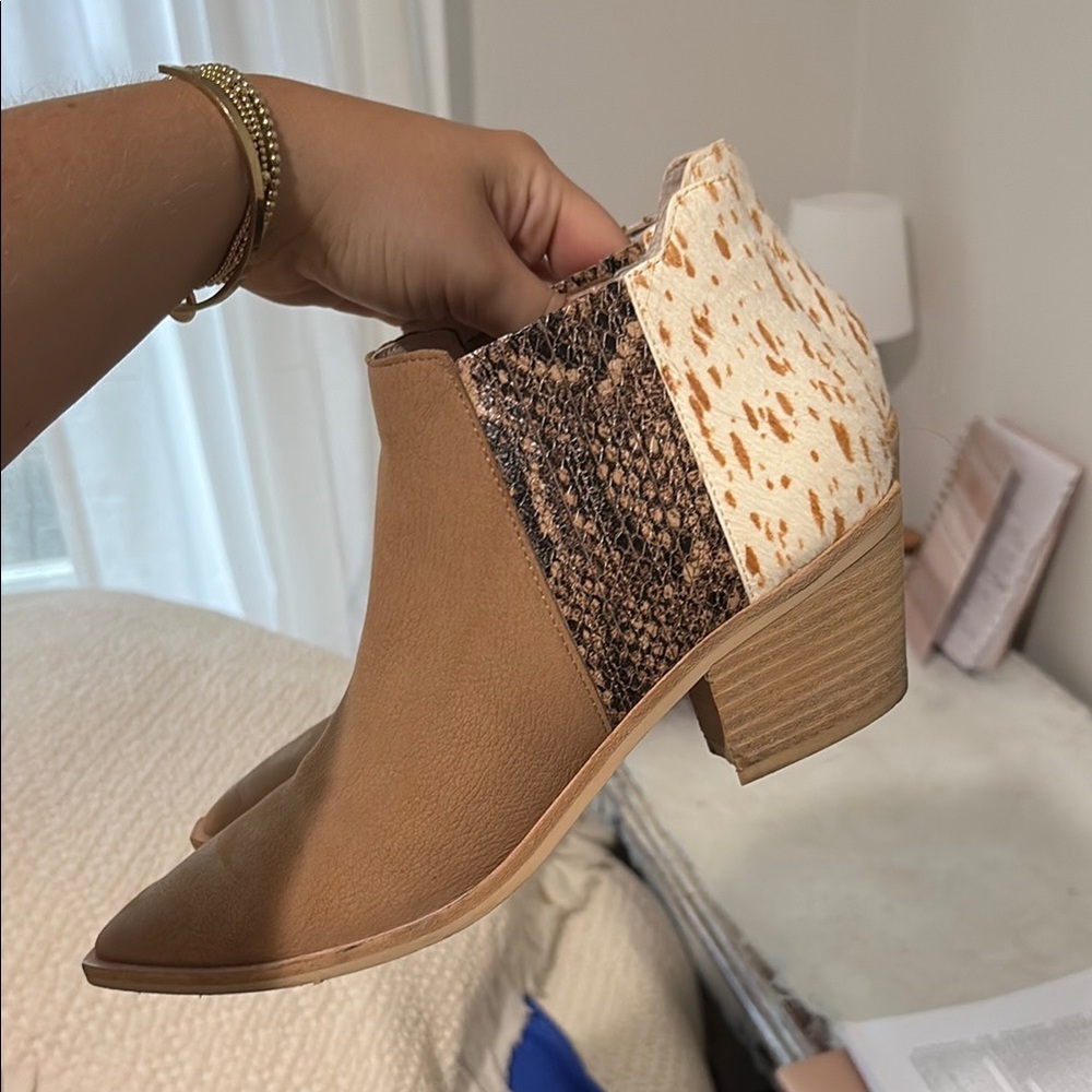 Stylish Tan and Brown Ankle Boots